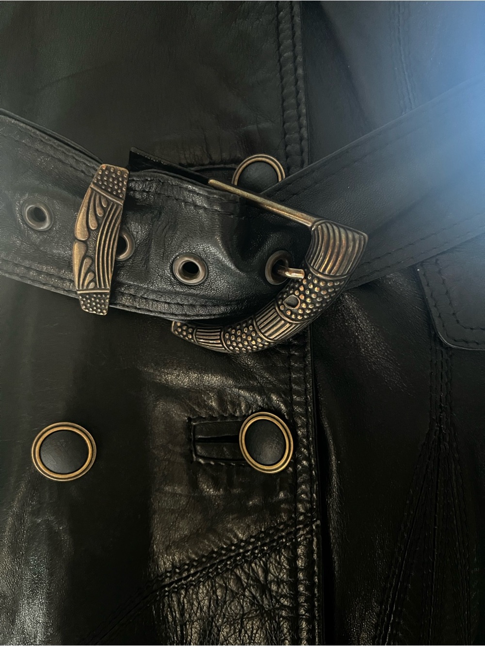 Black Leather Trench Coat with Belt are by Eva Popović costume design - Picture 7 of 9